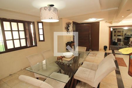 Casa à venda com 1300m², 4 quartos e 10 vagas Casa à venda com 1300m², 4 quartos e 10 vagasSala de Jantar