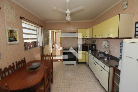 Casa à venda com 1300m², 4 quartos e 10 vagas Casa à venda com 1300m², 4 quartos e 10 vagasCozinha 1