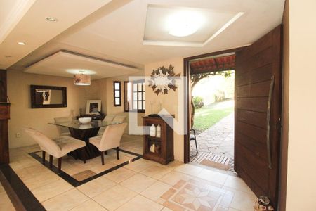 Casa à venda com 1300m², 4 quartos e 10 vagas Casa à venda com 1300m², 4 quartos e 10 vagasSala de Jantar