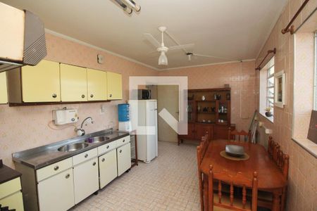 Casa à venda com 1300m², 4 quartos e 10 vagas Casa à venda com 1300m², 4 quartos e 10 vagasCozinha 1