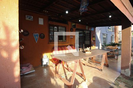 Casa à venda com 1300m², 4 quartos e 10 vagas Casa à venda com 1300m², 4 quartos e 10 vagasvaranda