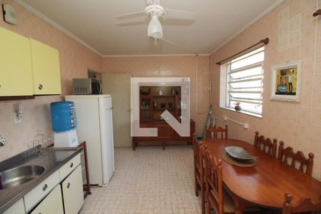 Casa à venda com 1300m², 4 quartos e 10 vagas Casa à venda com 1300m², 4 quartos e 10 vagasCozinha 1