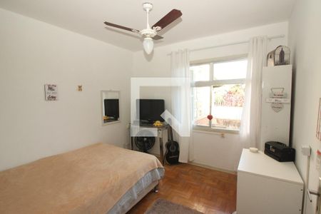 Casa à venda com 1300m², 4 quartos e 10 vagas Casa à venda com 1300m², 4 quartos e 10 vagasQuarto 2