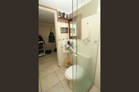 Casa à venda com 1300m², 4 quartos e 10 vagas Casa à venda com 1300m², 4 quartos e 10 vagasBanheiro de Serviço