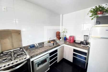 Apartamento à venda com 78m², 3 quartos e 2 vagas Apartamento à venda com 78m², 3 quartos e 2 vagasCozinha e Área de Serviço