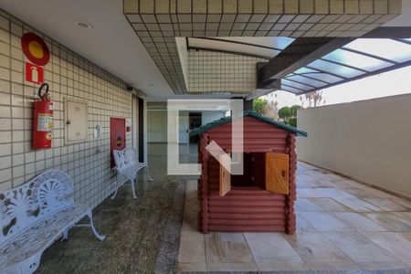 Apartamento para alugar com 100m², 3 quartos e 2 vagasÁrea comum - Playground