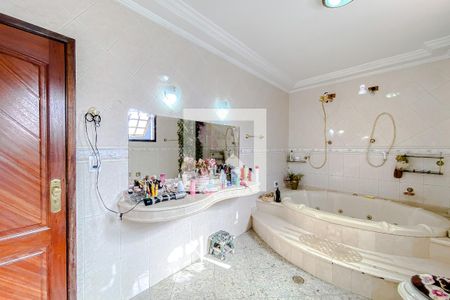 Casa para alugar com 329m², 5 quartos e 2 vagasBanheiro da Suíte