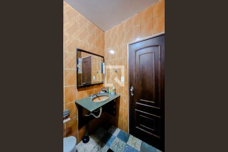 Casa para alugar com 329m², 5 quartos e 2 vagasBanheiro 2