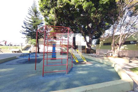 Apartamento para alugar com 65m², 2 quartos e 1 vagaÁrea comum - Playground