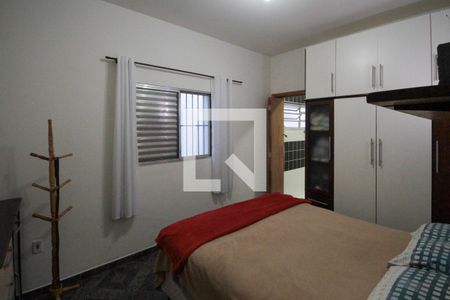 Casa à venda com 200m², 3 quartos e 6 vagasSuíte 02