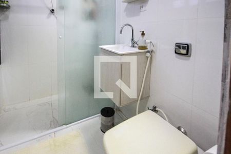 Casa à venda com 200m², 3 quartos e 6 vagasBanheiro da Suíte 02