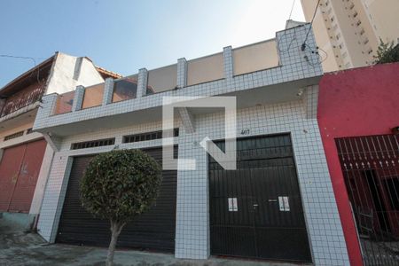 Casa à venda com 200m², 3 quartos e 6 vagasFachada
