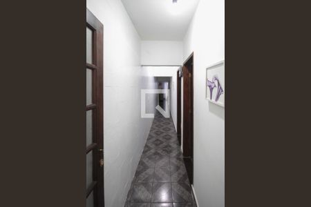 Casa à venda com 200m², 3 quartos e 6 vagasCorredor