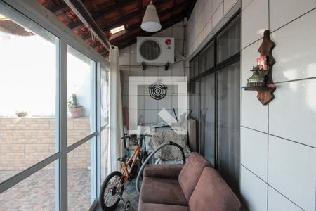 Casa à venda com 200m², 3 quartos e 6 vagasVaranda