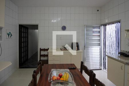 Casa à venda com 200m², 3 quartos e 6 vagasCozinha