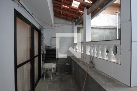 Casa à venda com 200m², 3 quartos e 6 vagasQuintal