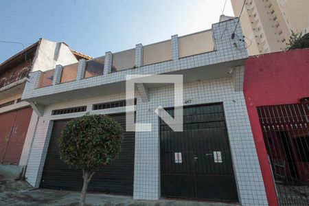Casa à venda com 200m², 3 quartos e 6 vagasFachada