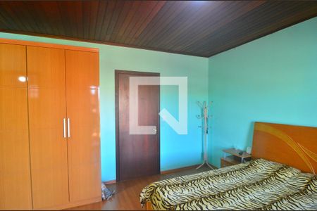 Casa à venda com 270m², 3 quartos e 3 vagasSuíte