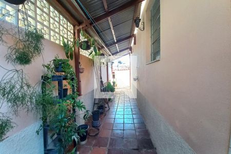 Casa à venda com 218m², 3 quartos e 1 vagaCorredor Lateral 