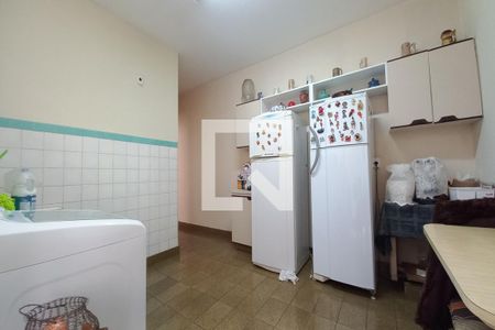 Casa à venda com 218m², 3 quartos e 1 vagaÁrea de Serviço