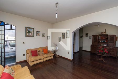 Sala de Estar de casa à venda com 3 quartos, 150m² em Novo Eldorado, Contagem