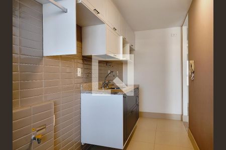 Apartamento para alugar com 78m², 2 quartos e 1 vaga Apartamento para alugar com 78m², 2 quartos e 1 vagaCozinha - Armários