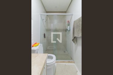 Casa de condomínio para alugar com 230m², 3 quartos e 2 vagasBanheiro do Quarto 1