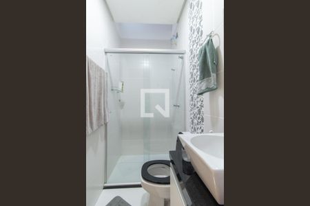 Casa de condomínio para alugar com 230m², 3 quartos e 2 vagasBanheiro do Quarto 2