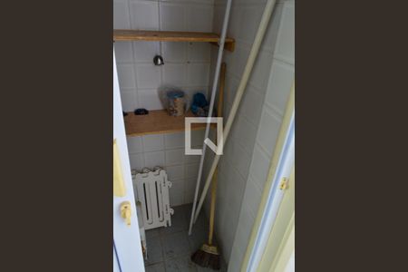 Apartamento à venda com 60m², 2 quartos e 1 vaga Apartamento à venda com 60m², 2 quartos e 1 vagaBanheiro de serviço