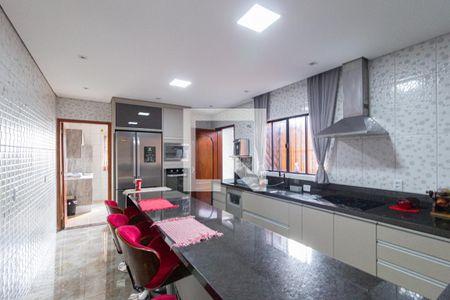 Casa à venda com 300m², 4 quartos e 9 vagas Casa à venda com 300m², 4 quartos e 9 vagasCozinha