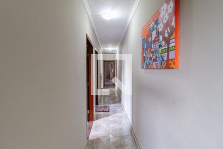 Casa à venda com 300m², 4 quartos e 9 vagas Casa à venda com 300m², 4 quartos e 9 vagasCorredor