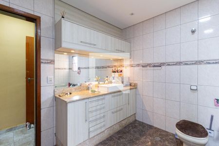 Casa à venda com 300m², 4 quartos e 9 vagas Casa à venda com 300m², 4 quartos e 9 vagasBanheiro da suíte 2