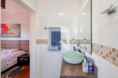 Casa à venda com 320m², 6 quartos e 7 vagasBanheiro da Suíte Master