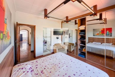 Casa à venda com 320m², 6 quartos e 7 vagasSuíte Master