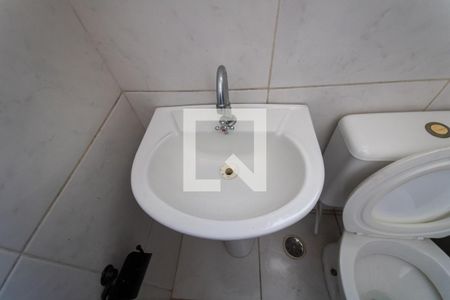 Casa para alugar com 59m², 2 quartos e sem vagaBanheiro