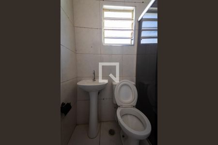 Casa para alugar com 59m², 2 quartos e sem vagaBanheiro