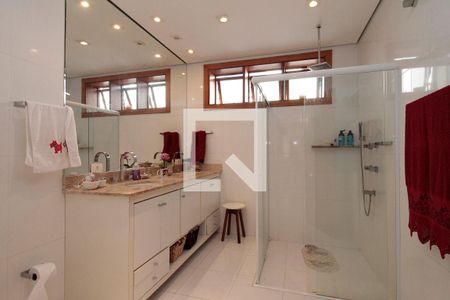 Casa para alugar com 400m², 4 quartos e 5 vagasBanheiro