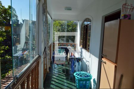 Casa à venda com 100m², 4 quartos e 2 vagasVaranda 1