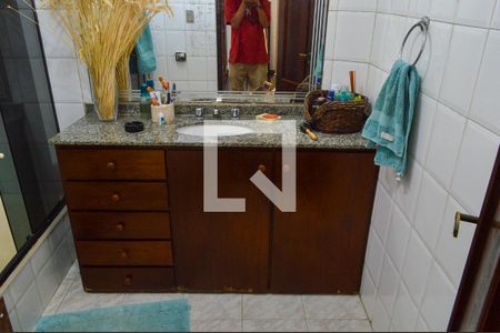 Casa à venda com 100m², 4 quartos e 2 vagasBanheiro da Suíte 1