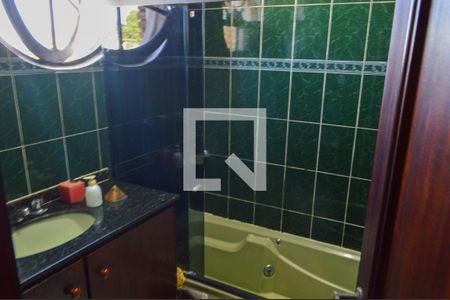 Casa à venda com 100m², 4 quartos e 2 vagasBanheiro da Suíte 2