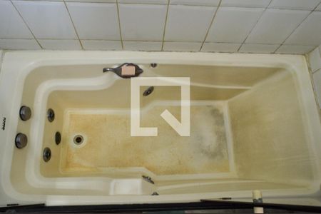 Casa à venda com 100m², 4 quartos e 2 vagasBanheiro da Suíte 1