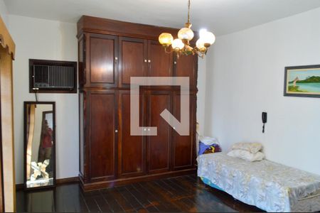 Casa à venda com 100m², 4 quartos e 2 vagasSuíte 1