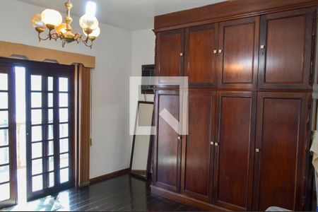 Casa à venda com 100m², 4 quartos e 2 vagasSuíte 1