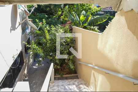 Casa à venda com 100m², 4 quartos e 2 vagasEscada 2 