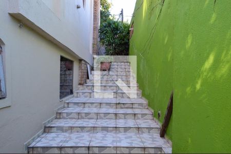 Casa à venda com 100m², 4 quartos e 2 vagasEscada  1 