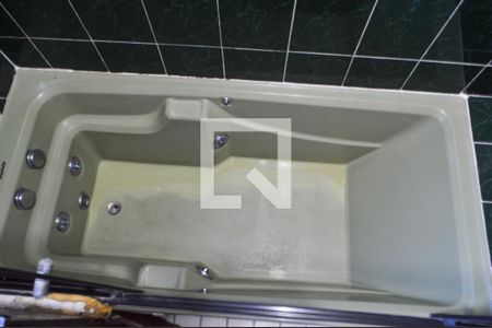 Casa à venda com 100m², 4 quartos e 2 vagasBanheiro da Suíte 2