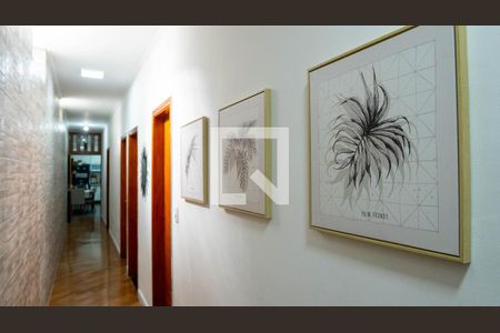 Casa à venda com 194m², 4 quartos e 3 vagasCorredor