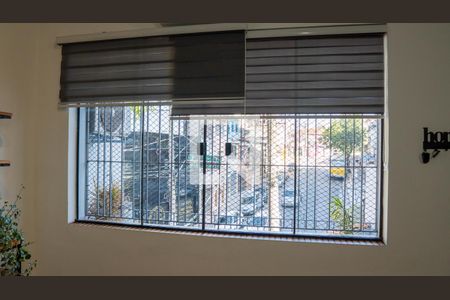Janela de casa para alugar com 4 quartos, 194m² em Penha de França, São Paulo