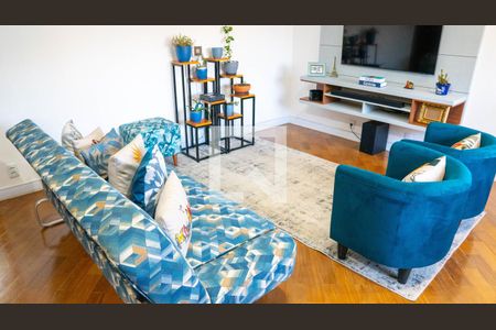 Casa à venda com 194m², 4 quartos e 3 vagasSala