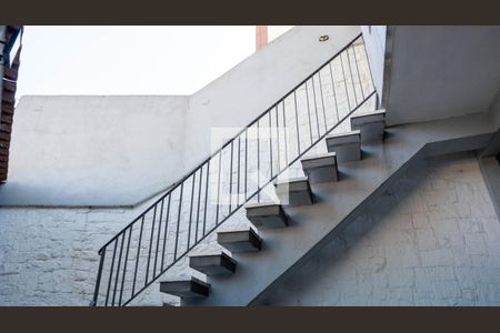 Casa à venda com 194m², 4 quartos e 3 vagasEscada externa